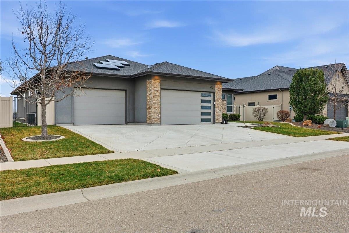 672 E Vivid Sky Drive, Meridian, Idaho 83642-4955, 3 Bedrooms, 2 Bathrooms, Residential For Sale, Price $795,000,MLS 98972504