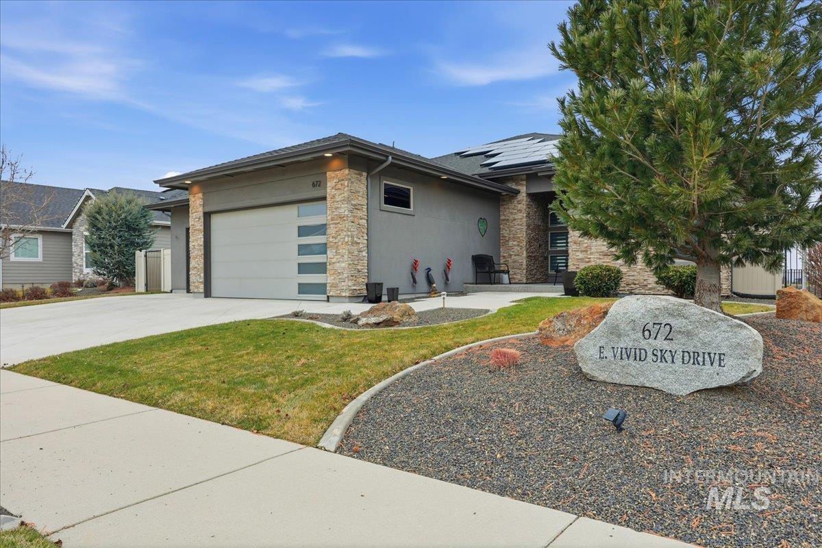 672 E Vivid Sky Drive, Meridian, Idaho 83642-4955, 3 Bedrooms, 2 Bathrooms, Residential For Sale, Price $795,000,MLS 98972504