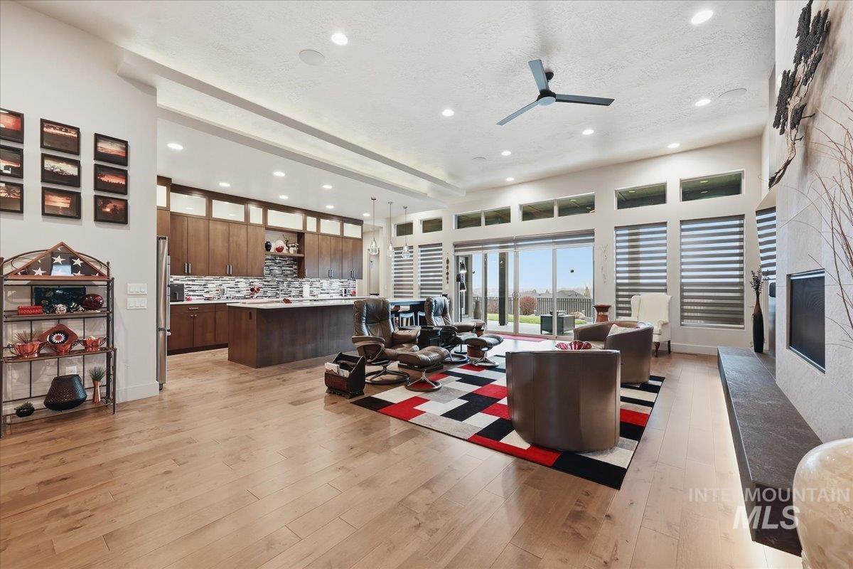 672 E Vivid Sky Drive, Meridian, Idaho 83642-4955, 3 Bedrooms, 2 Bathrooms, Residential For Sale, Price $795,000,MLS 98972504