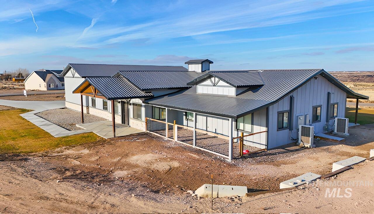 4038 N 3510 E, Kimberly, Idaho 83341, 5 Bedrooms, 4 Bathrooms, Residential For Sale, Price $1,520,200,MLS 98972505