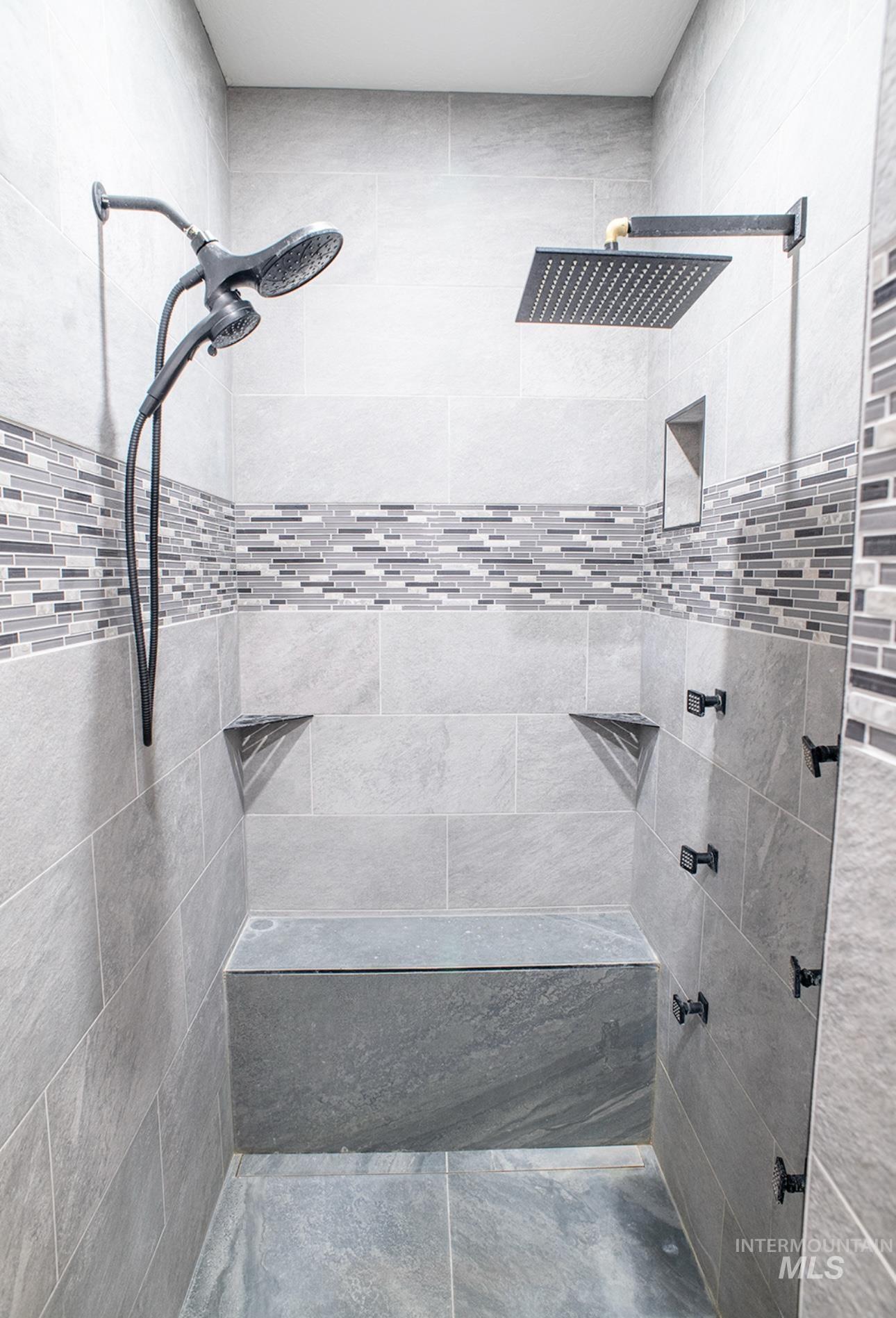 4038 N 3510 E, Kimberly, Idaho 83341, 5 Bedrooms, 4 Bathrooms, Residential For Sale, Price $1,520,200,MLS 98972505