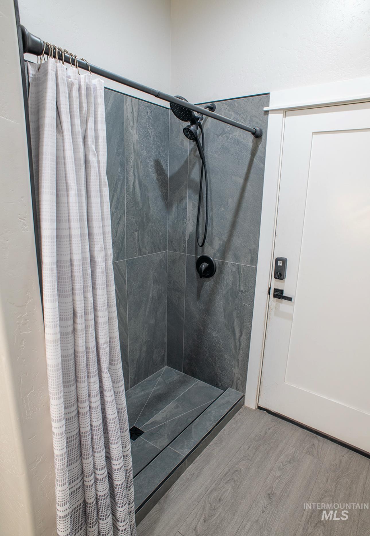 4038 N 3510 E, Kimberly, Idaho 83341, 5 Bedrooms, 4 Bathrooms, Residential For Sale, Price $1,520,200,MLS 98972505