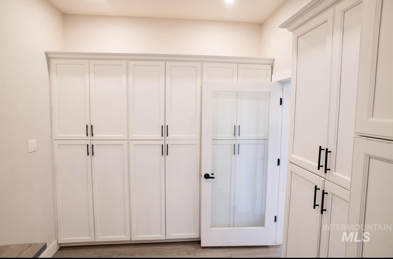 4038 N 3510 E, Kimberly, Idaho 83341, 5 Bedrooms, 4 Bathrooms, Residential For Sale, Price $1,520,200,MLS 98972505