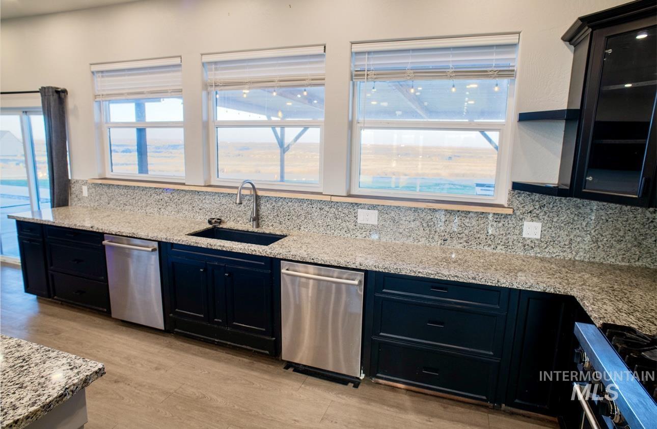 4038 N 3510 E, Kimberly, Idaho 83341, 5 Bedrooms, 4 Bathrooms, Residential For Sale, Price $1,520,200,MLS 98972505