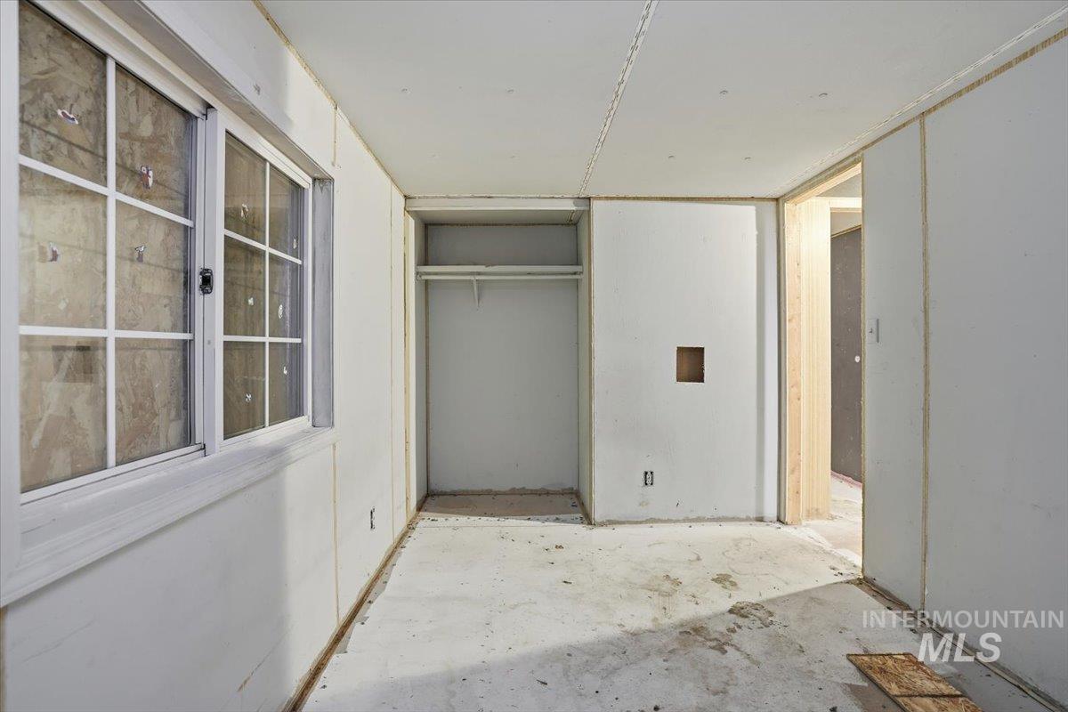 365 NE 4th st, Ontario, Oregon 97914, 3 Bedrooms, 2 Bathrooms, Residential For Sale, Price $99,900,MLS 98972506