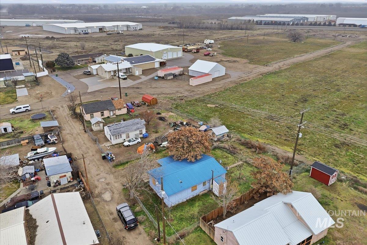 365 NE 4th st, Ontario, Oregon 97914, 3 Bedrooms, 2 Bathrooms, Residential For Sale, Price $99,900,MLS 98972506