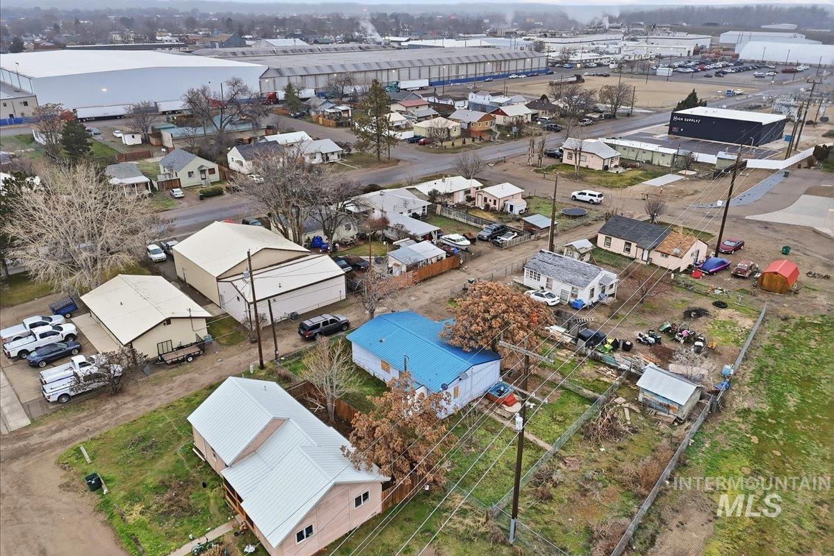 365 NE 4th st, Ontario, Oregon 97914, 3 Bedrooms, 2 Bathrooms, Residential For Sale, Price $99,900,MLS 98972506