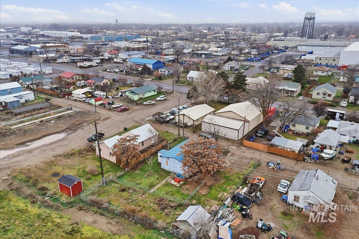 365 NE 4th st, Ontario, Oregon 97914, 3 Bedrooms, 2 Bathrooms, Residential For Sale, Price $99,900,MLS 98972506