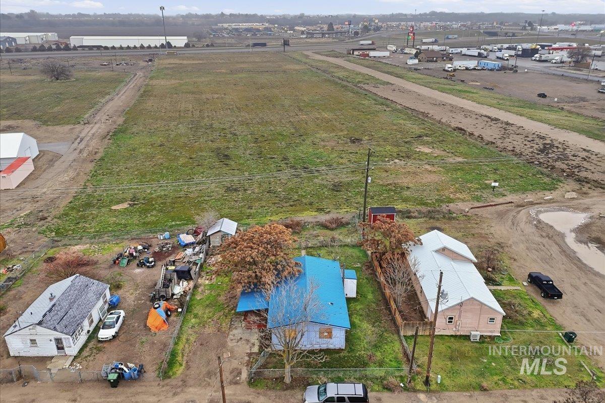 365 NE 4th st, Ontario, Oregon 97914, 3 Bedrooms, 2 Bathrooms, Residential For Sale, Price $99,900,MLS 98972506