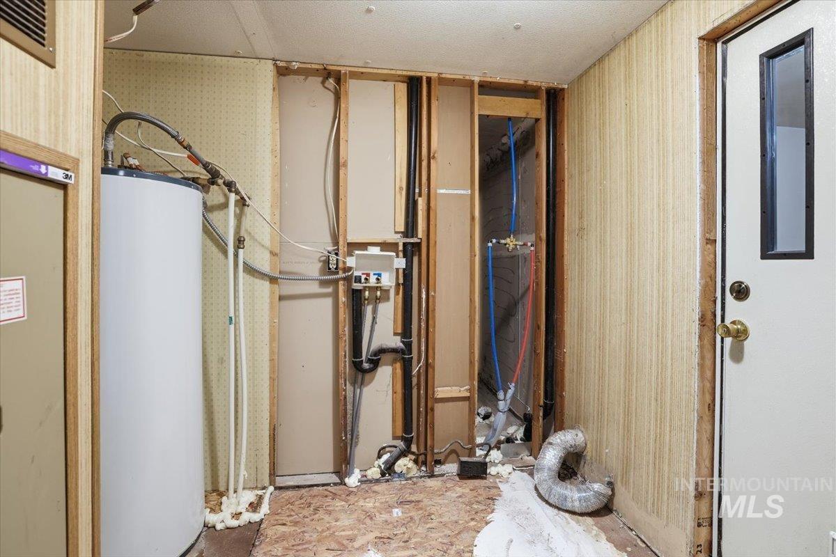 365 NE 4th st, Ontario, Oregon 97914, 3 Bedrooms, 2 Bathrooms, Residential For Sale, Price $99,900,MLS 98972506