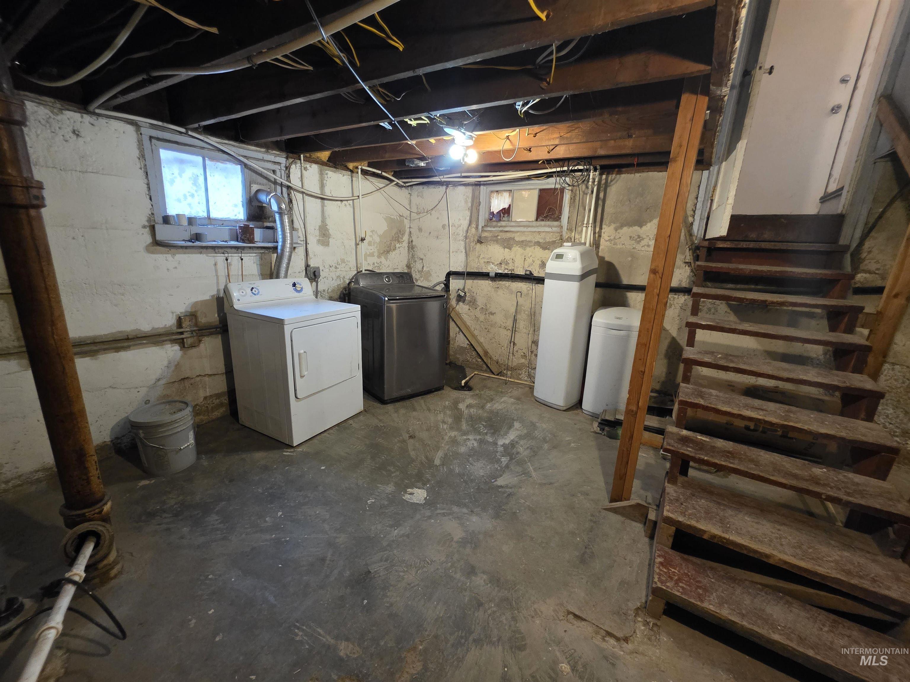 412 Maple Street, Nampa, Idaho 83686, 5 Bedrooms, 2 Bathrooms, Residential For Sale, Price $349,850,MLS 98972507