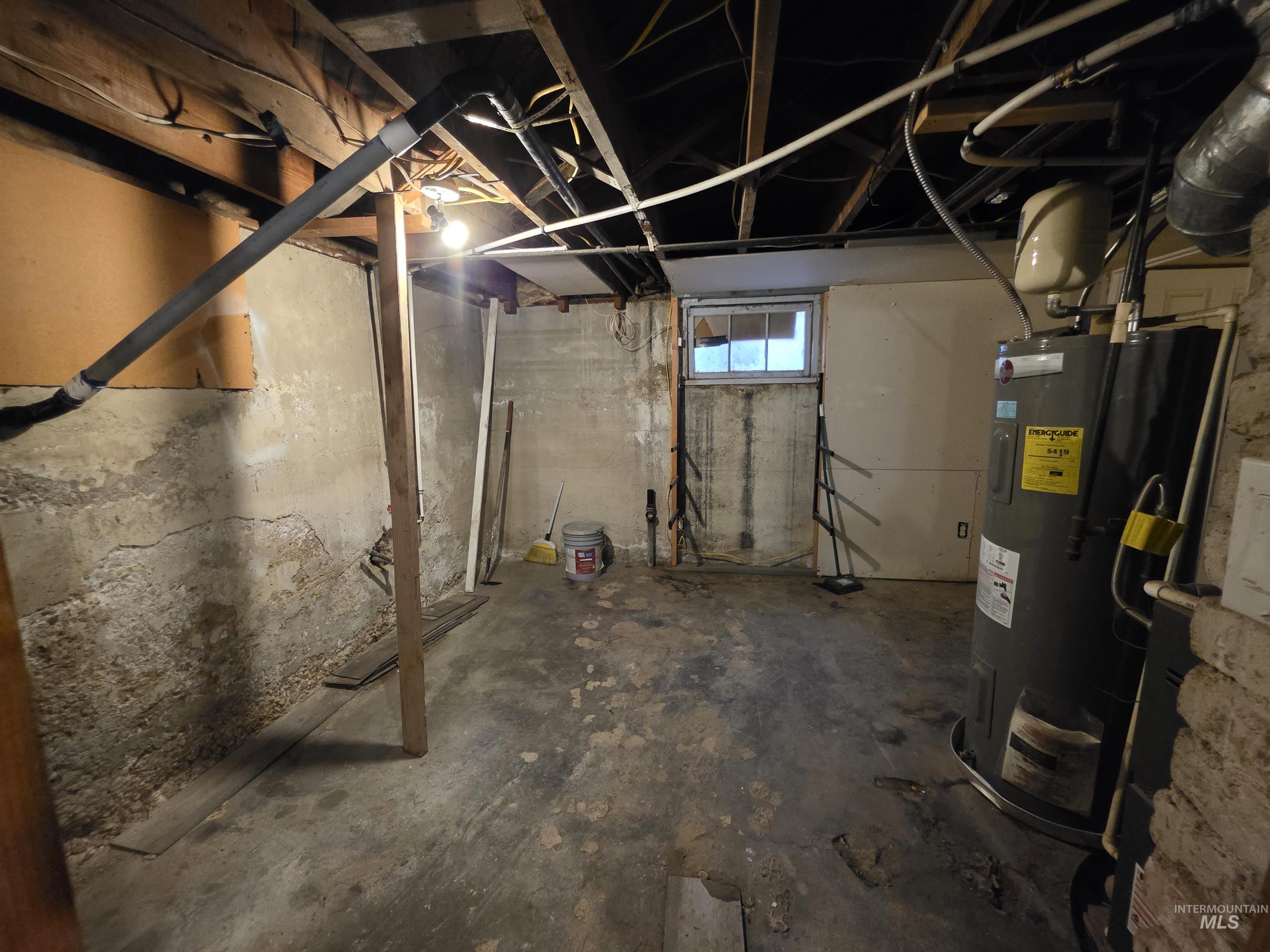 412 Maple Street, Nampa, Idaho 83686, 5 Bedrooms, 2 Bathrooms, Residential For Sale, Price $349,850,MLS 98972507