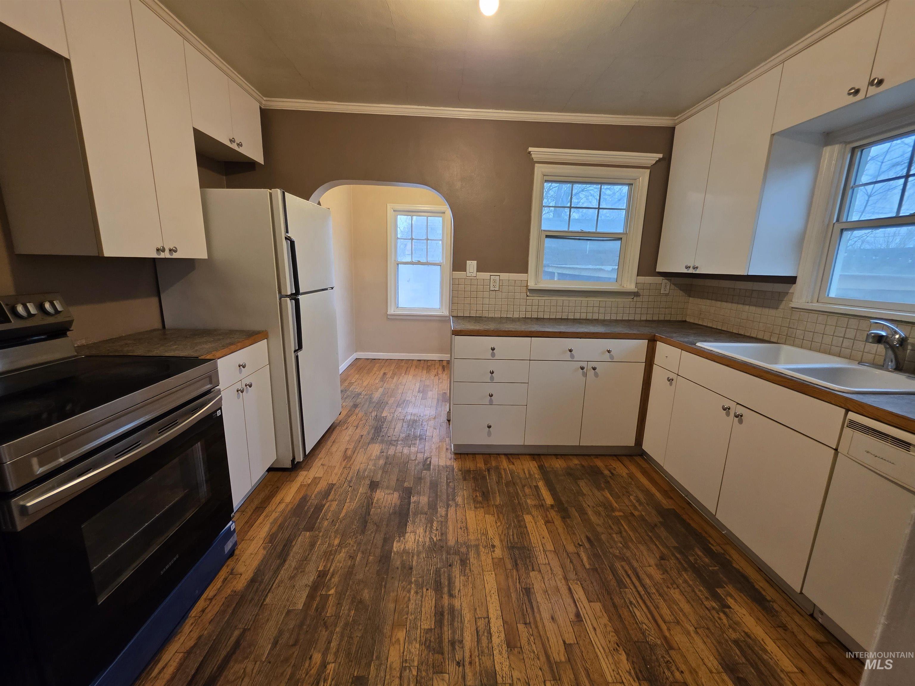 412 Maple Street, Nampa, Idaho 83686, 5 Bedrooms, 2 Bathrooms, Residential For Sale, Price $349,850,MLS 98972507