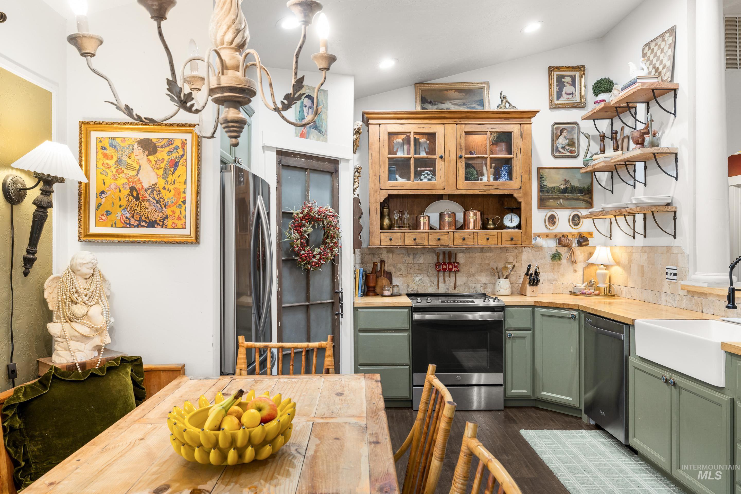 1001 Homestead Dr, Emmett, Idaho 83617, 4 Bedrooms, 2 Bathrooms, Residential For Sale, Price $405,000,MLS 98972509