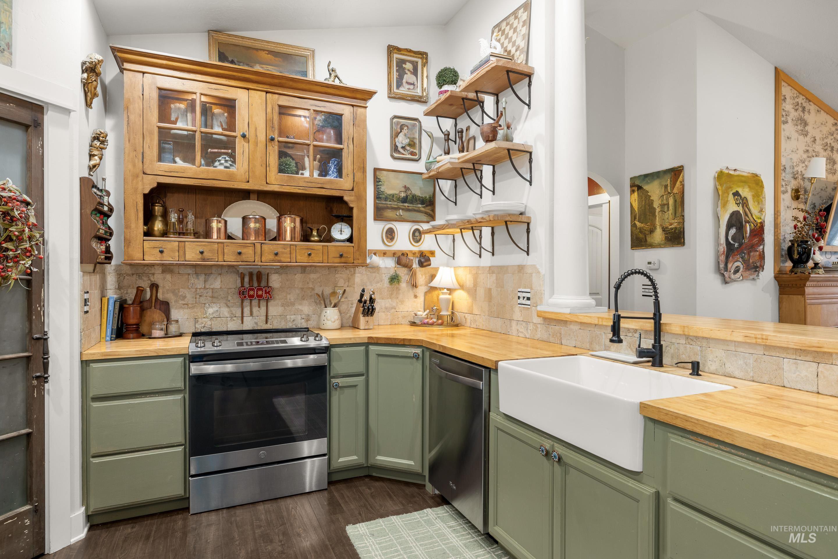 1001 Homestead Dr, Emmett, Idaho 83617, 4 Bedrooms, 2 Bathrooms, Residential For Sale, Price $405,000,MLS 98972509