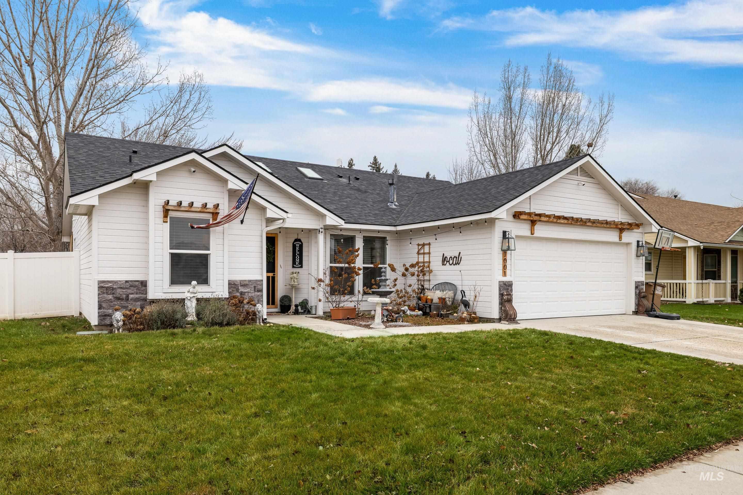 1001 Homestead Dr, Emmett, Idaho 83617, 4 Bedrooms, 2 Bathrooms, Residential For Sale, Price $405,000,MLS 98972509