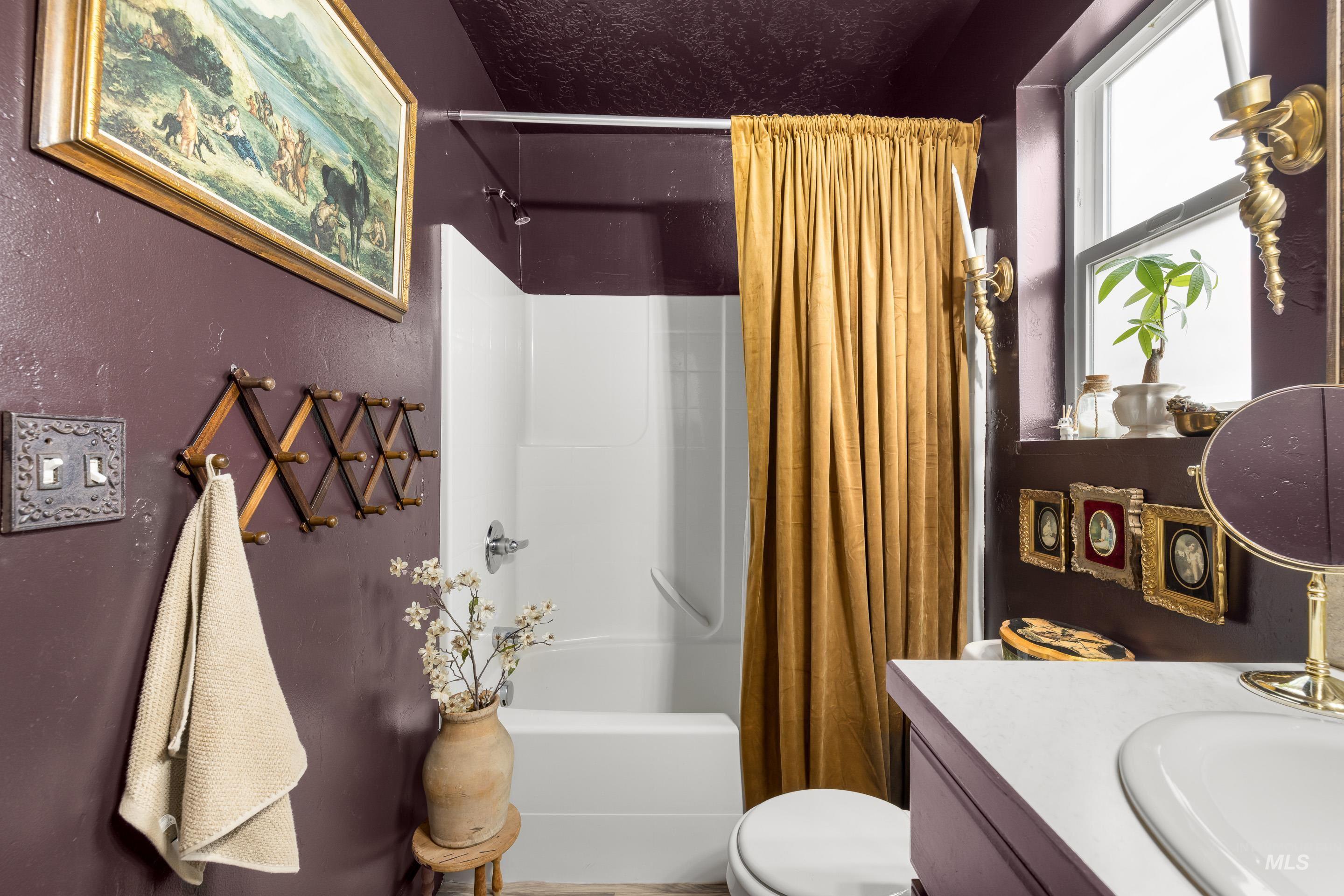 1001 Homestead Dr, Emmett, Idaho 83617, 4 Bedrooms, 2 Bathrooms, Residential For Sale, Price $405,000,MLS 98972509