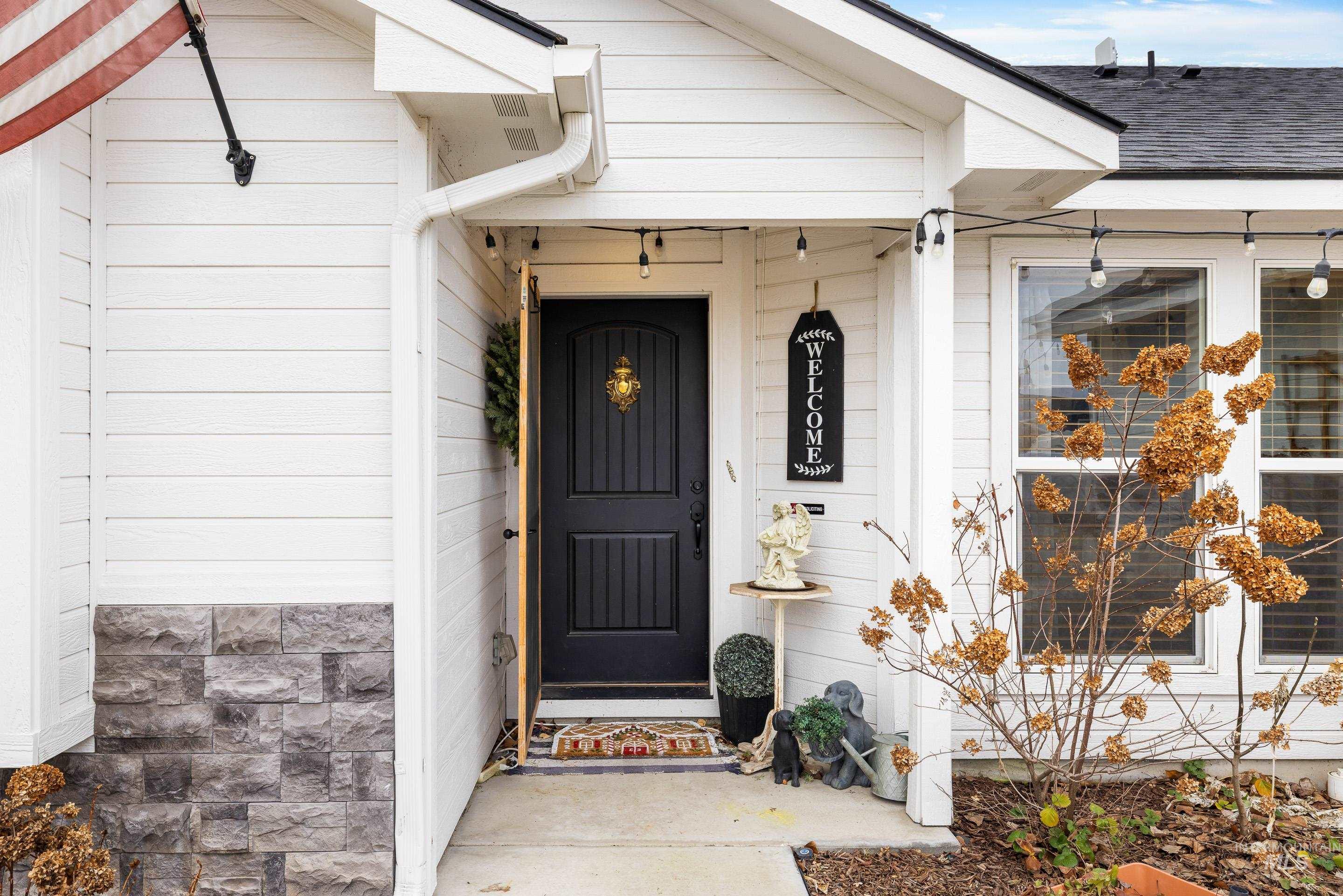 1001 Homestead Dr, Emmett, Idaho 83617, 4 Bedrooms, 2 Bathrooms, Residential For Sale, Price $405,000,MLS 98972509