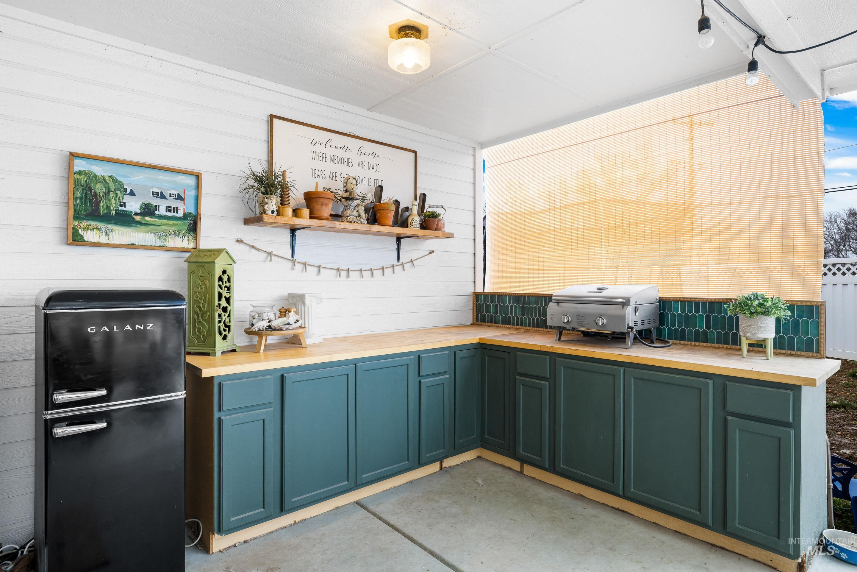 1001 Homestead Dr, Emmett, Idaho 83617, 4 Bedrooms, 2 Bathrooms, Residential For Sale, Price $405,000,MLS 98972509