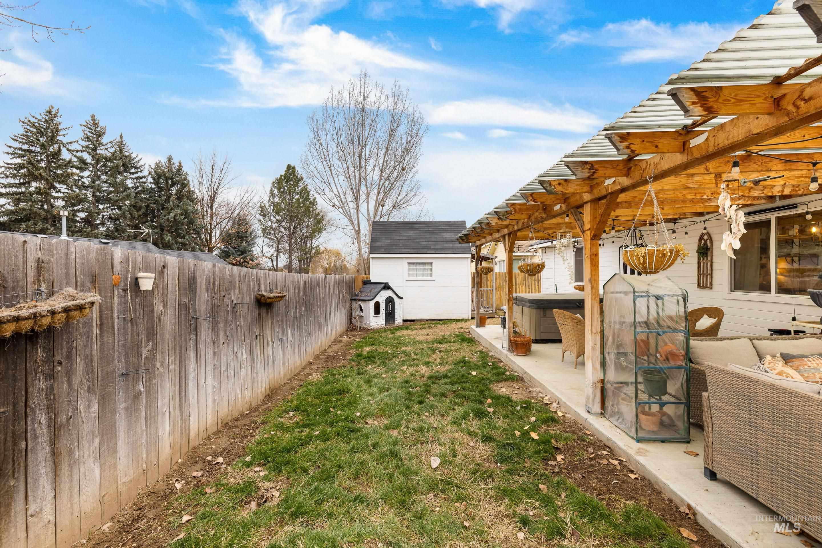 1001 Homestead Dr, Emmett, Idaho 83617, 4 Bedrooms, 2 Bathrooms, Residential For Sale, Price $405,000,MLS 98972509