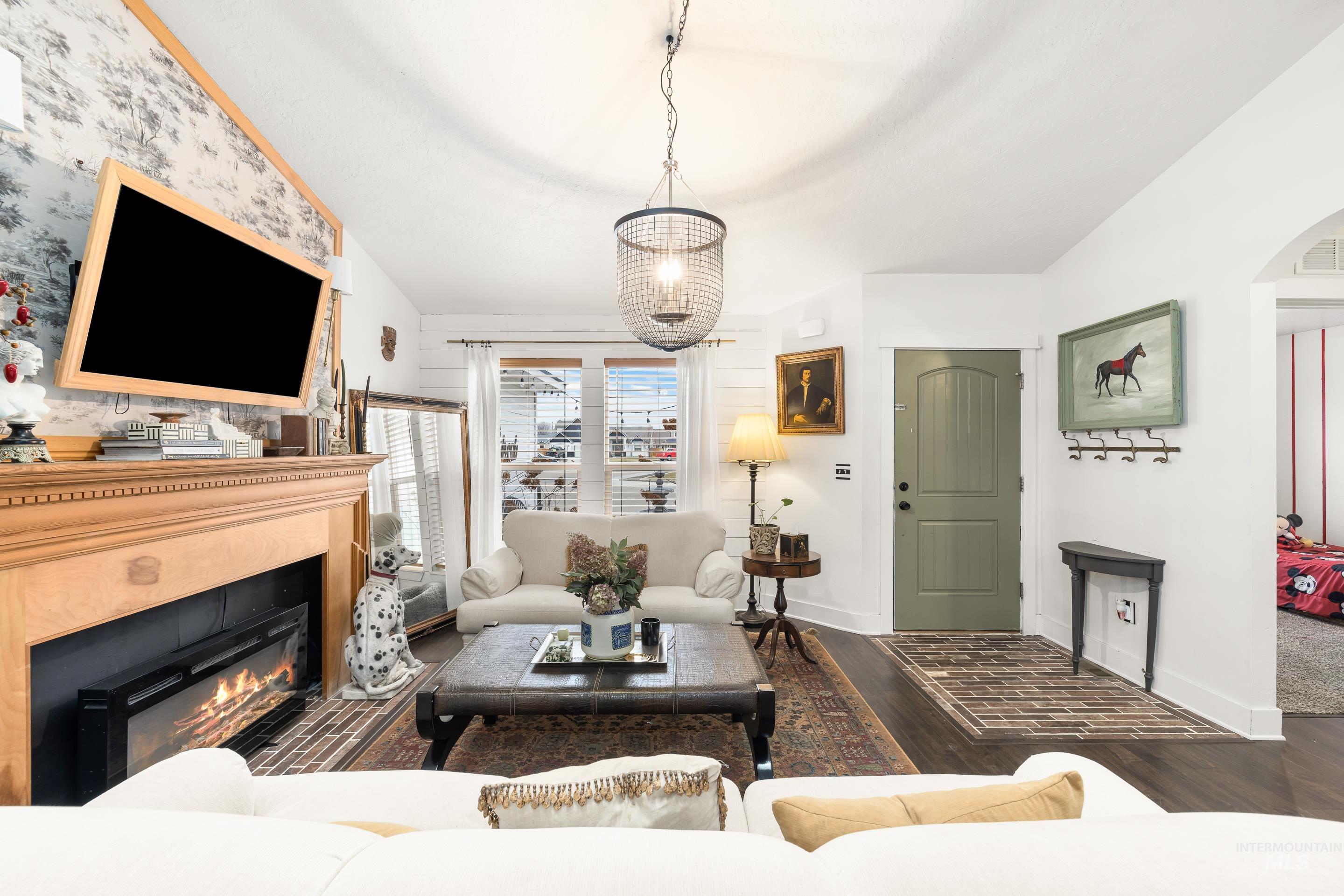 1001 Homestead Dr, Emmett, Idaho 83617, 4 Bedrooms, 2 Bathrooms, Residential For Sale, Price $405,000,MLS 98972509