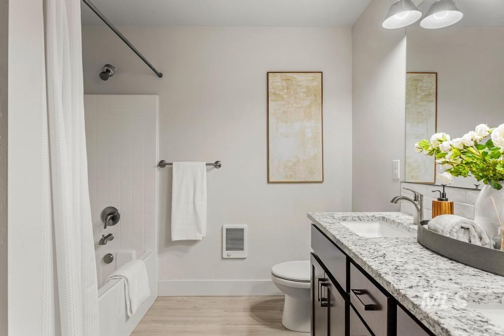 212 Broken Pine Ln, McCall, Idaho 83638, 3 Bedrooms, 3 Bathrooms, Residential For Sale, Price $539,900,MLS 98972510