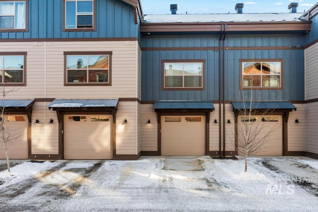 212 Broken Pine Ln, McCall, Idaho 83638, 3 Bedrooms, 3 Bathrooms, Residential For Sale, Price $539,900,MLS 98972510