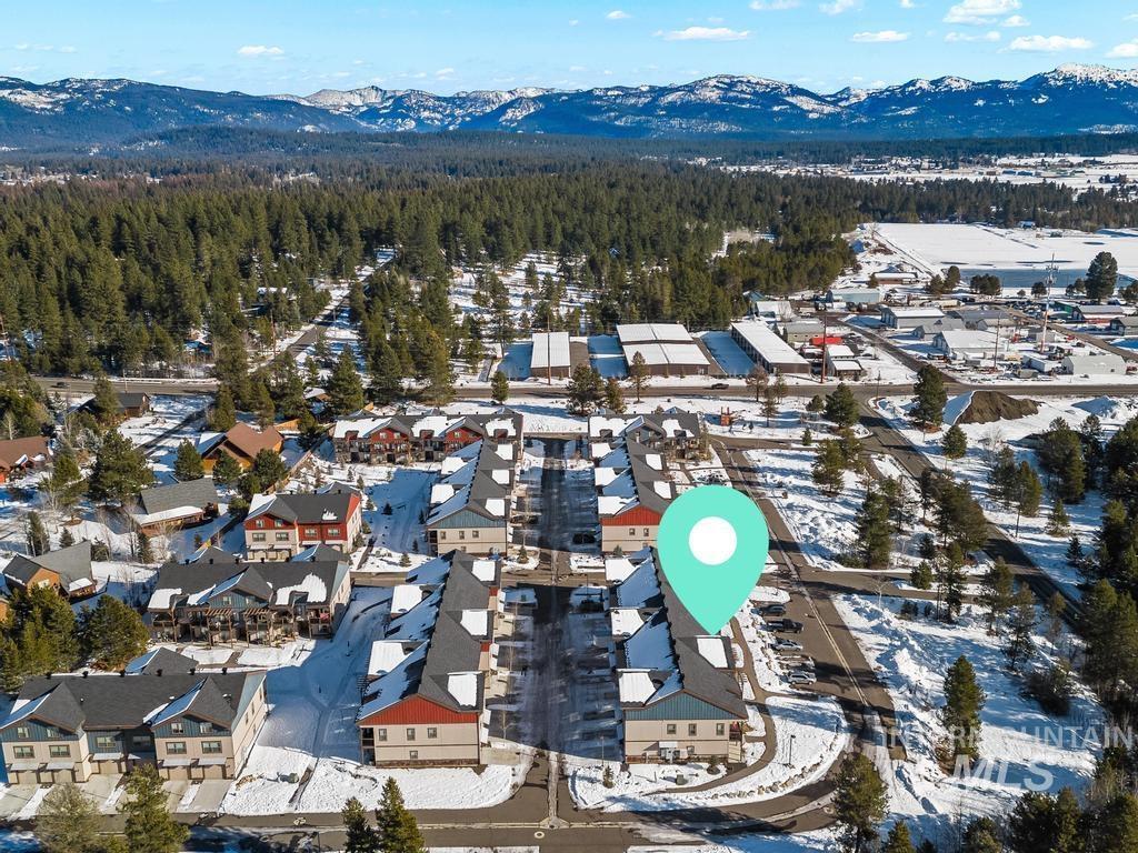 212 Broken Pine Ln, McCall, Idaho 83638, 3 Bedrooms, 3 Bathrooms, Residential For Sale, Price $539,900,MLS 98972510