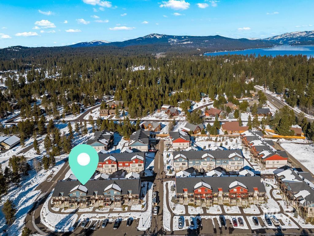212 Broken Pine Ln, McCall, Idaho 83638, 3 Bedrooms, 3 Bathrooms, Residential For Sale, Price $539,900,MLS 98972510