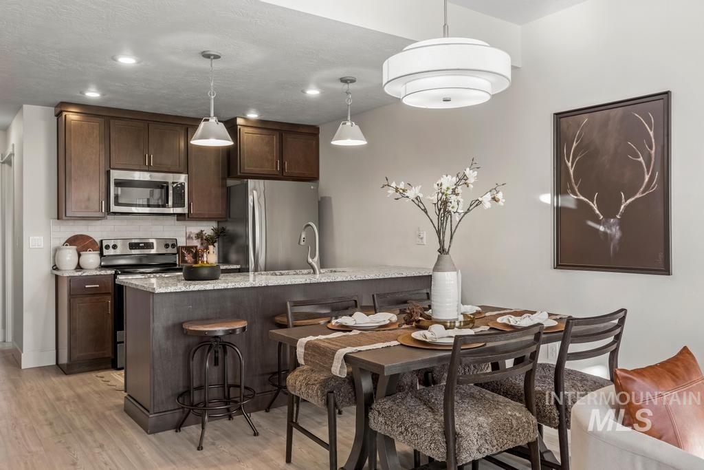 212 Broken Pine Ln, McCall, Idaho 83638, 3 Bedrooms, 3 Bathrooms, Residential For Sale, Price $539,900,MLS 98972510