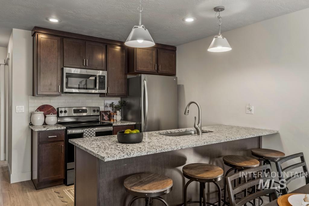 212 Broken Pine Ln, McCall, Idaho 83638, 3 Bedrooms, 3 Bathrooms, Residential For Sale, Price $539,900,MLS 98972510