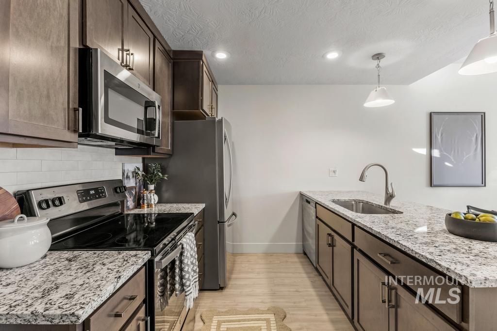 212 Broken Pine Ln, McCall, Idaho 83638, 3 Bedrooms, 3 Bathrooms, Residential For Sale, Price $539,900,MLS 98972510