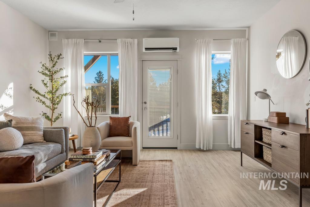 212 Broken Pine Ln, McCall, Idaho 83638, 3 Bedrooms, 3 Bathrooms, Residential For Sale, Price $539,900,MLS 98972510