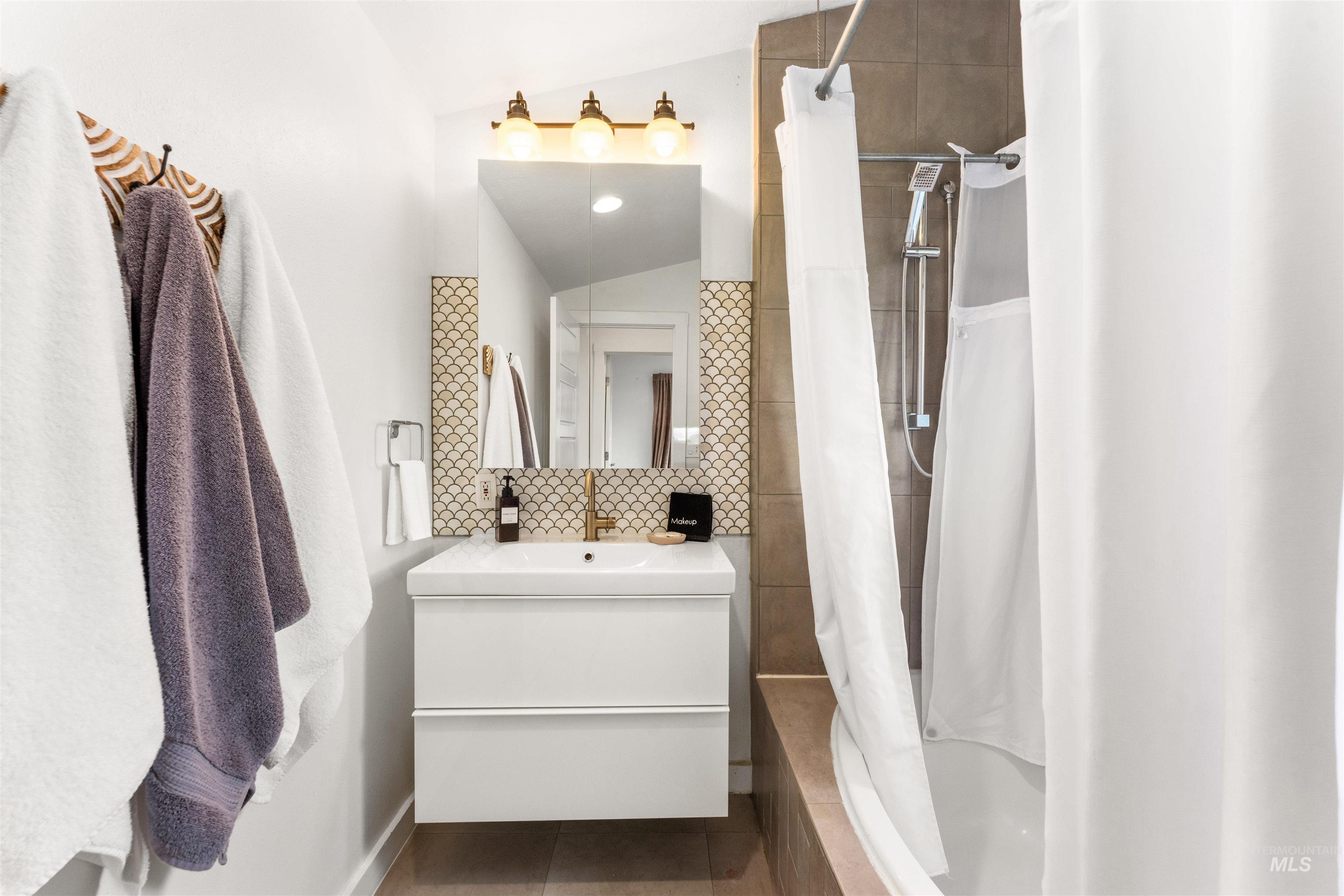 1526/1524 S Lincoln Ave, Boise, Idaho 83706, 4 Bedrooms, 3 Bathrooms, Residential Income For Sale, Price $1,199,000,MLS 98972512