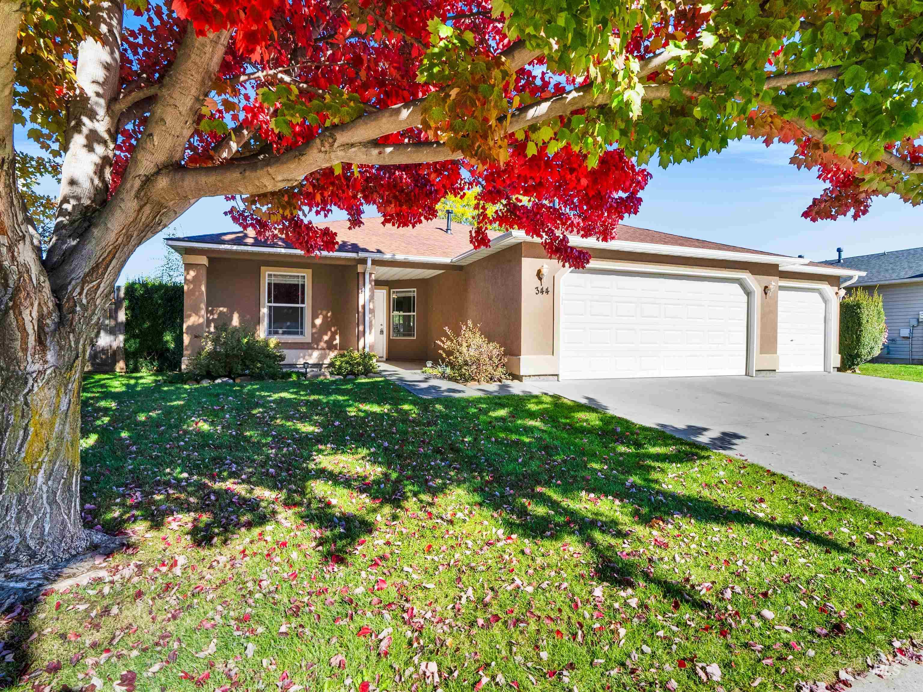 344 E Rose Lake Dr, Middleton, Idaho 83644, 3 Bedrooms, 2 Bathrooms, Residential For Sale, Price $395,000,MLS 98972515