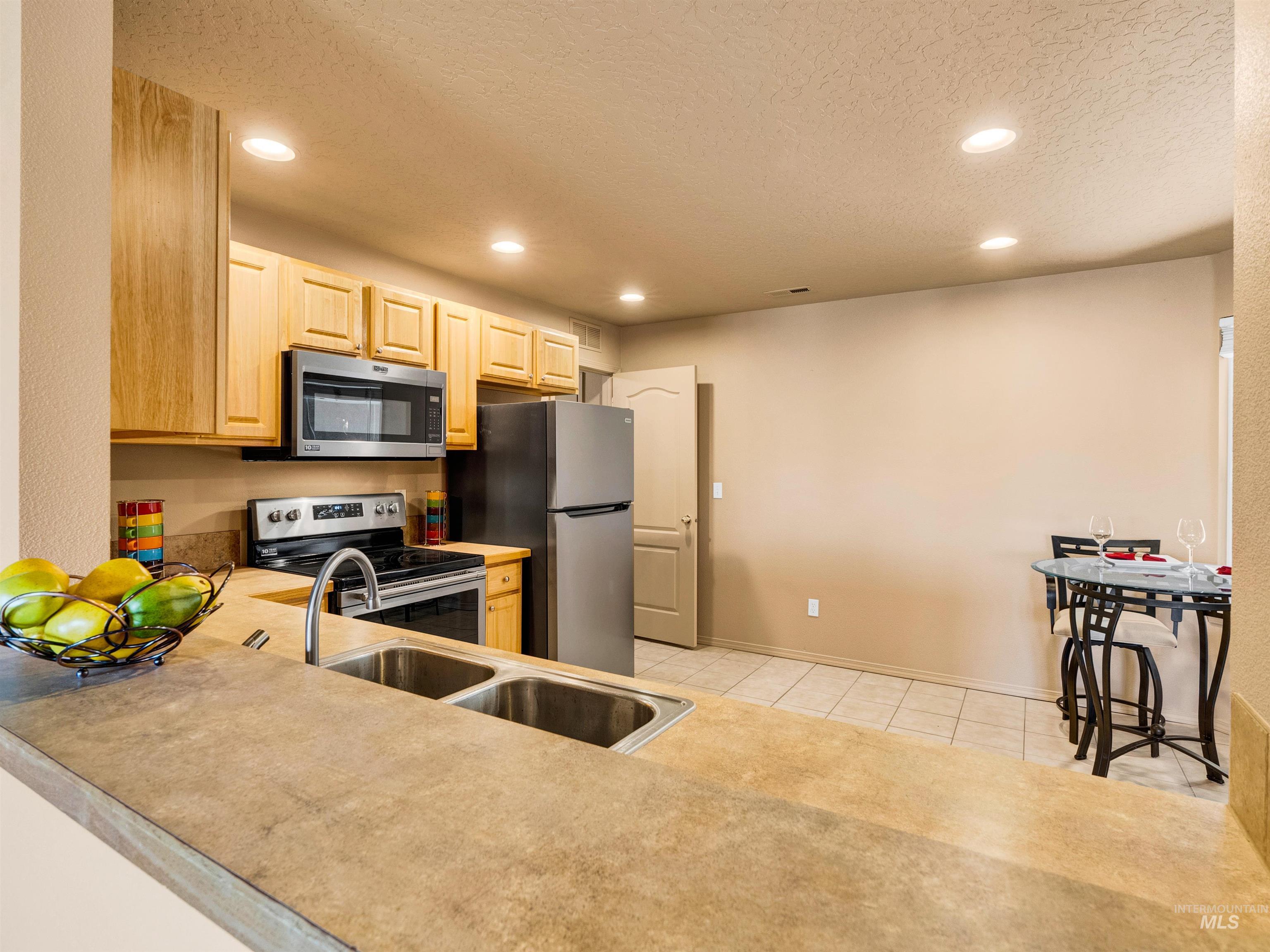 344 E Rose Lake Dr, Middleton, Idaho 83644, 3 Bedrooms, 2 Bathrooms, Residential For Sale, Price $395,000,MLS 98972515