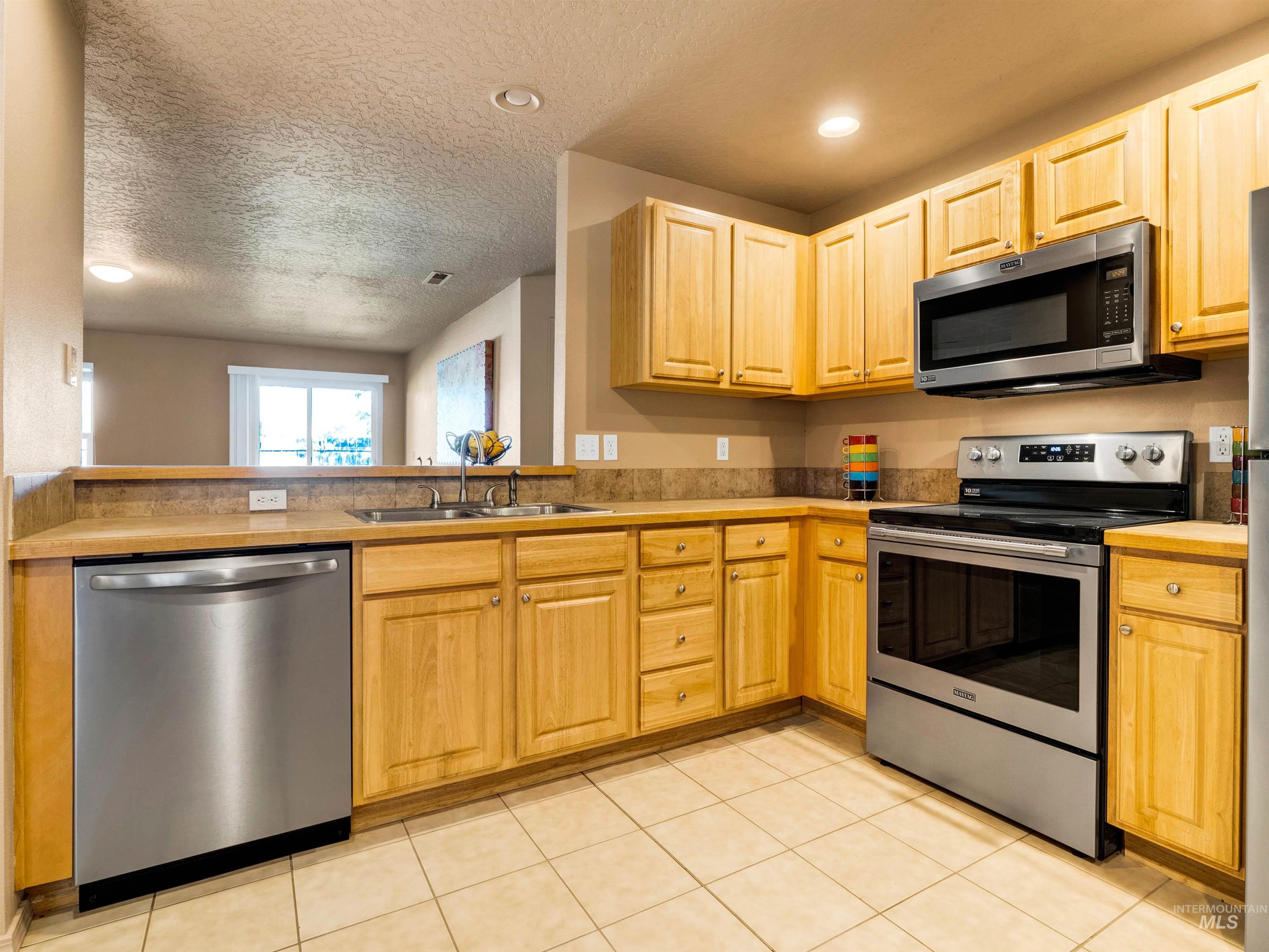 344 E Rose Lake Dr, Middleton, Idaho 83644, 3 Bedrooms, 2 Bathrooms, Residential For Sale, Price $395,000,MLS 98972515