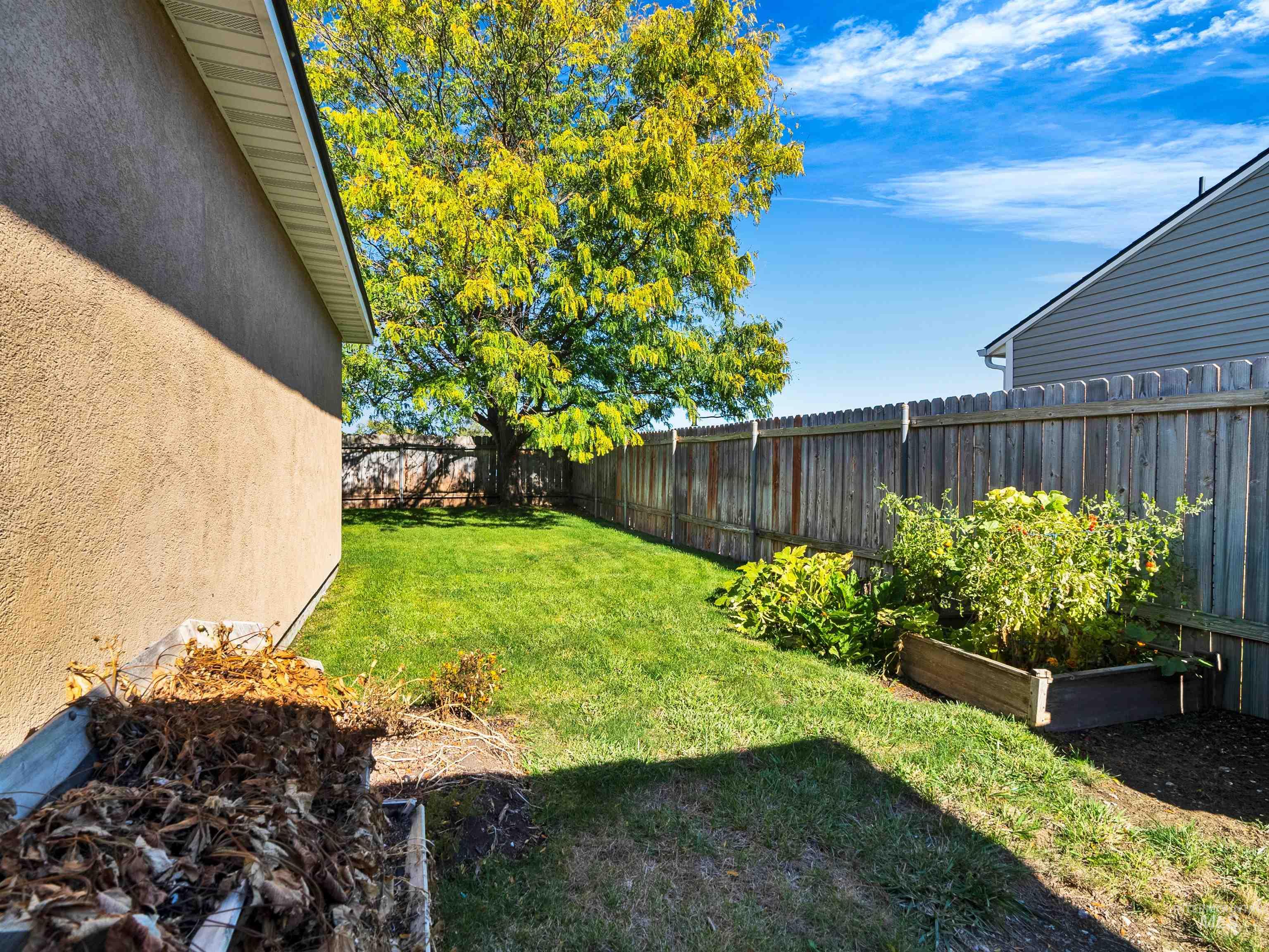 344 E Rose Lake Dr, Middleton, Idaho 83644, 3 Bedrooms, 2 Bathrooms, Residential For Sale, Price $395,000,MLS 98972515