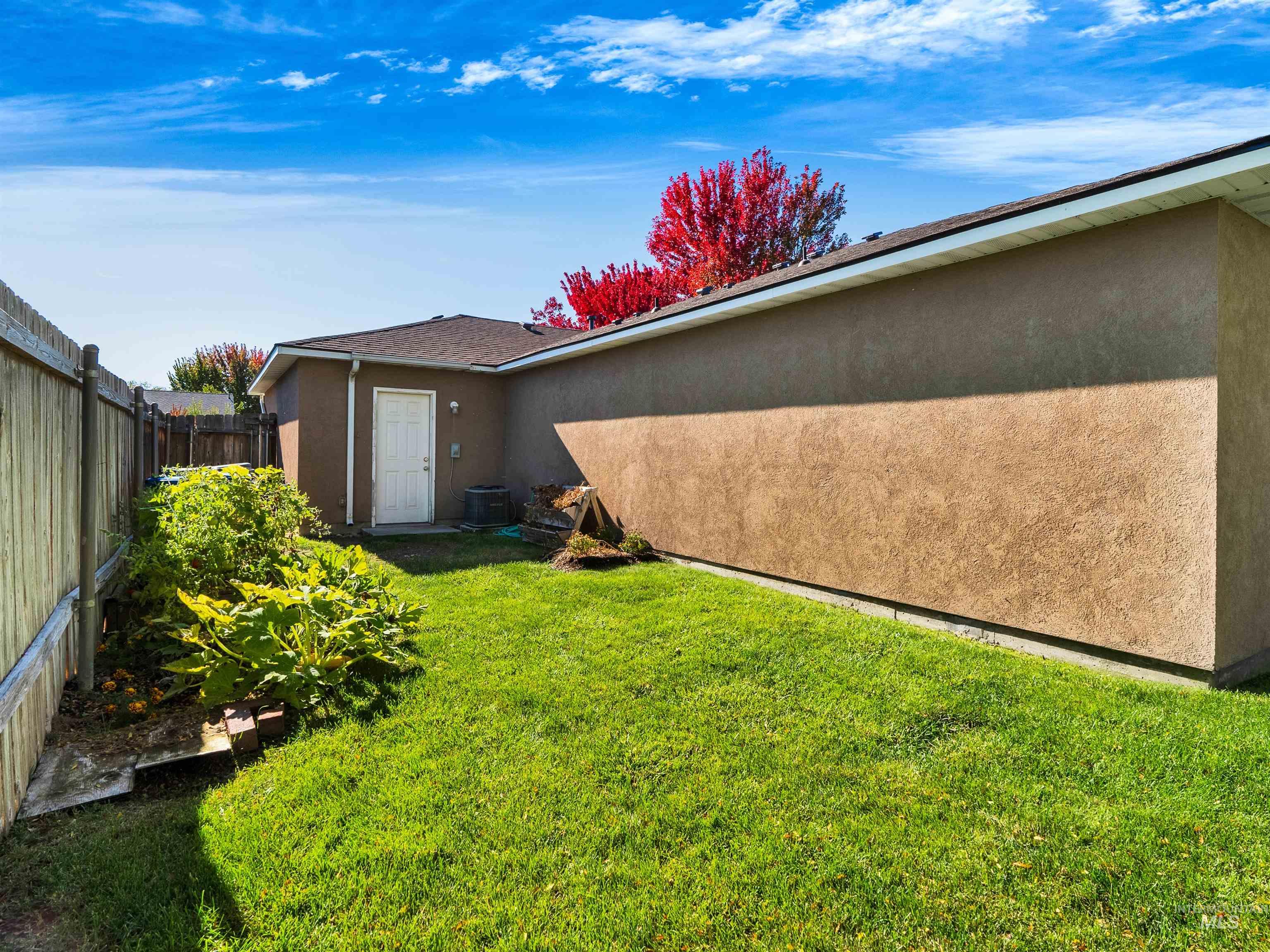 344 E Rose Lake Dr, Middleton, Idaho 83644, 3 Bedrooms, 2 Bathrooms, Residential For Sale, Price $395,000,MLS 98972515