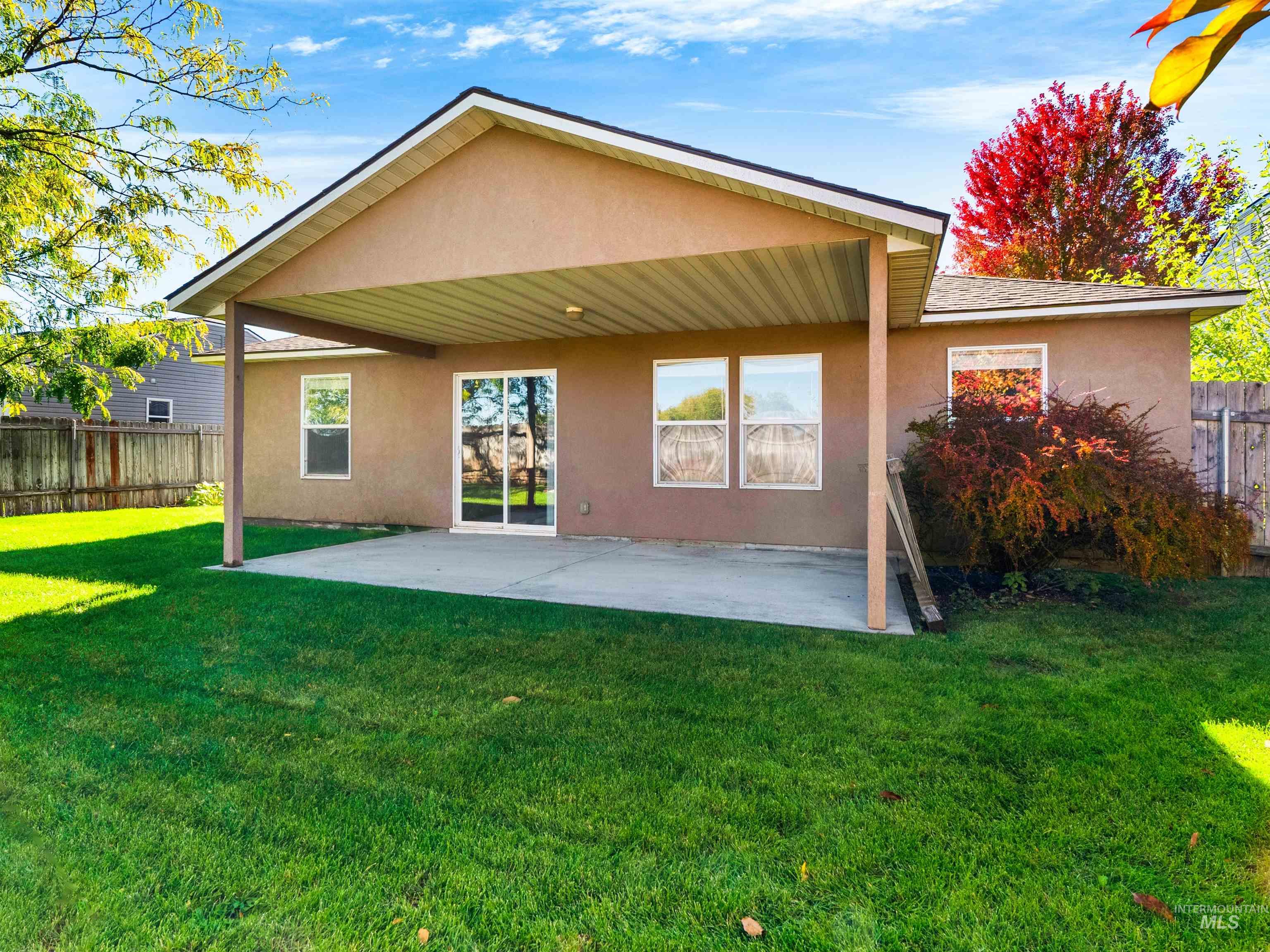 344 E Rose Lake Dr, Middleton, Idaho 83644, 3 Bedrooms, 2 Bathrooms, Residential For Sale, Price $395,000,MLS 98972515