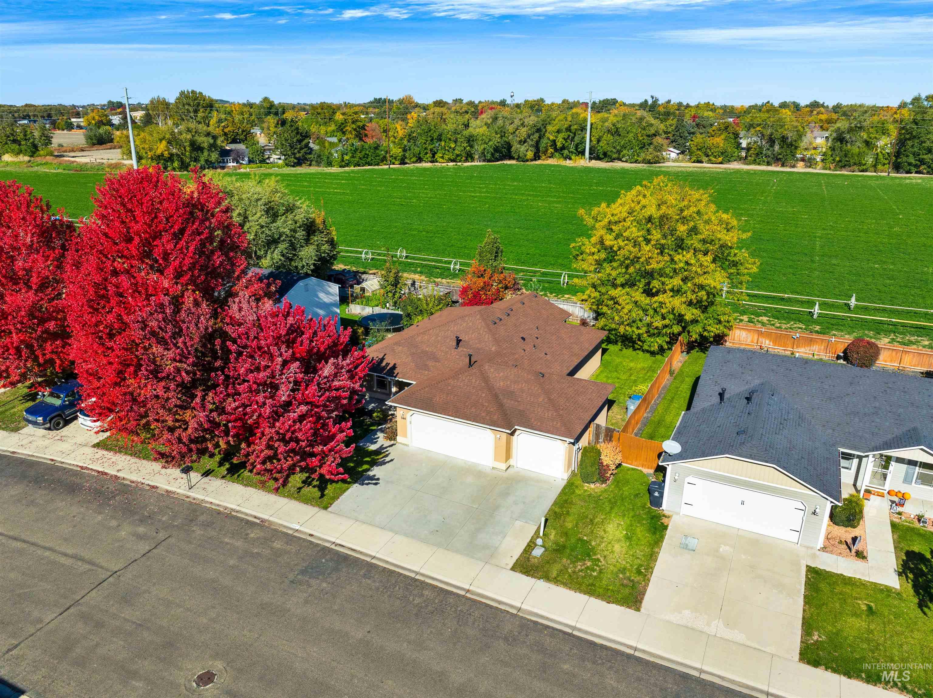 344 E Rose Lake Dr, Middleton, Idaho 83644, 3 Bedrooms, 2 Bathrooms, Residential For Sale, Price $395,000,MLS 98972515