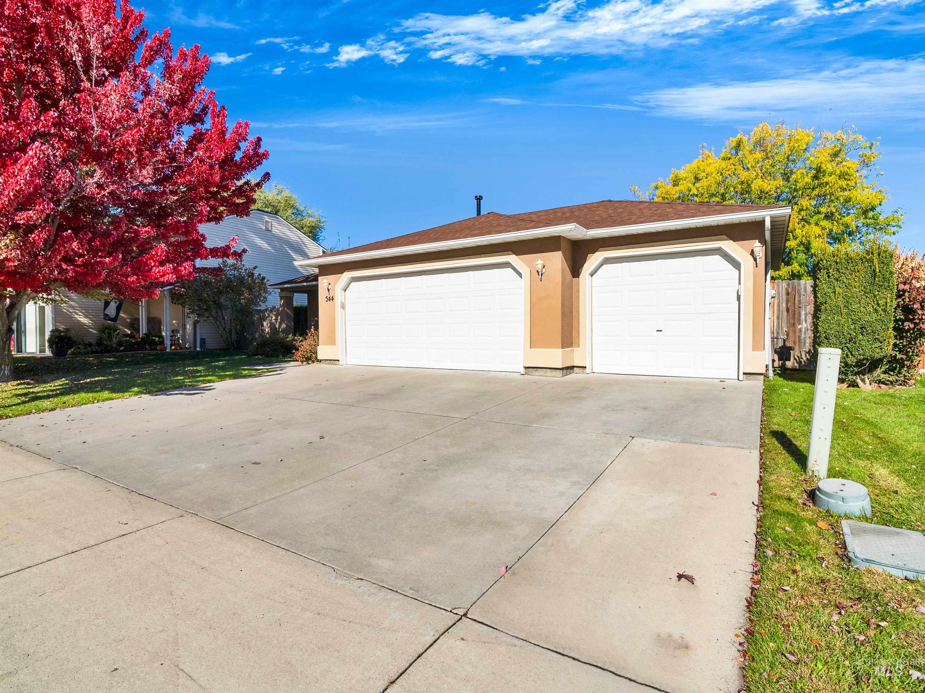 344 E Rose Lake Dr, Middleton, Idaho 83644, 3 Bedrooms, 2 Bathrooms, Residential For Sale, Price $395,000,MLS 98972515