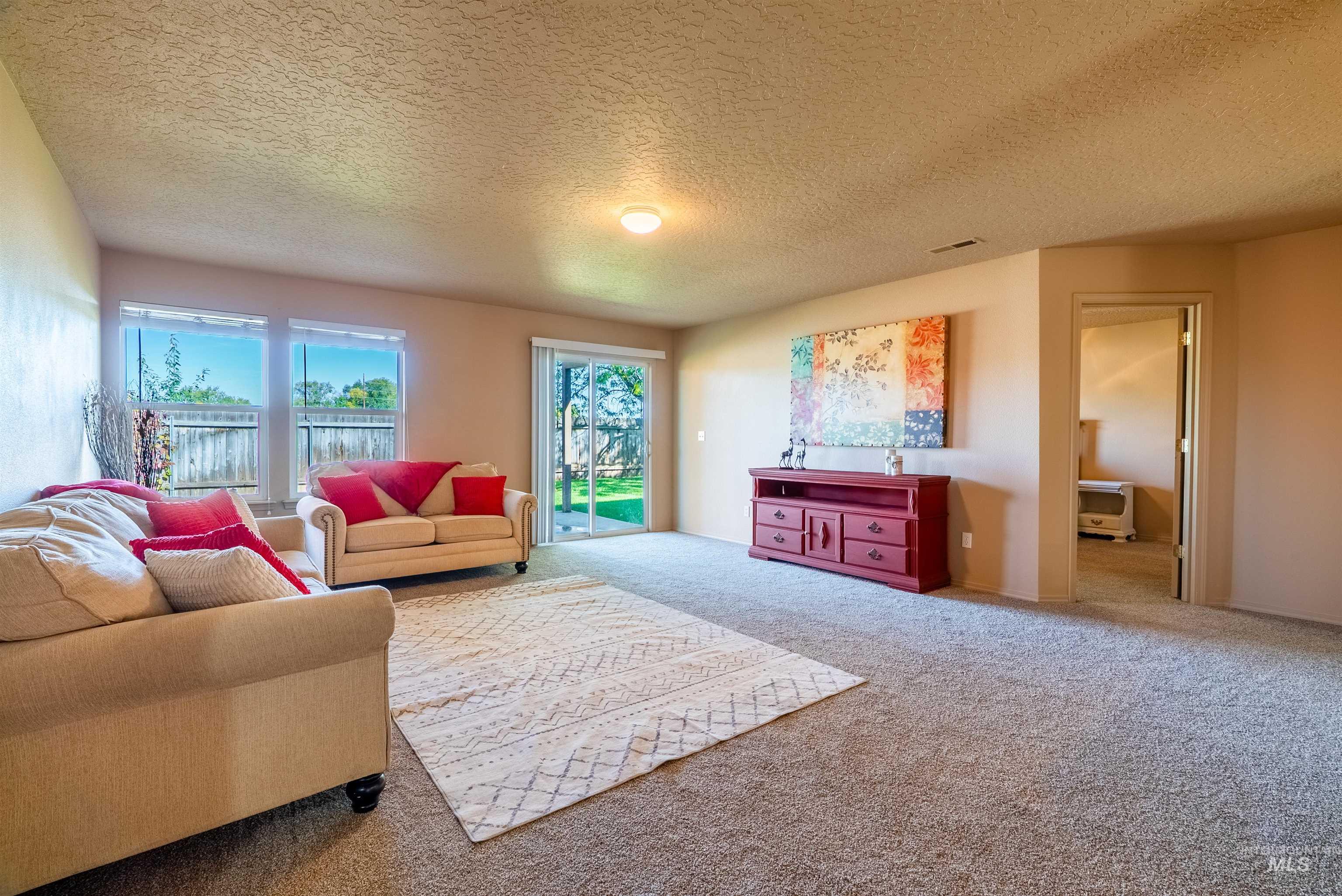 344 E Rose Lake Dr, Middleton, Idaho 83644, 3 Bedrooms, 2 Bathrooms, Residential For Sale, Price $395,000,MLS 98972515