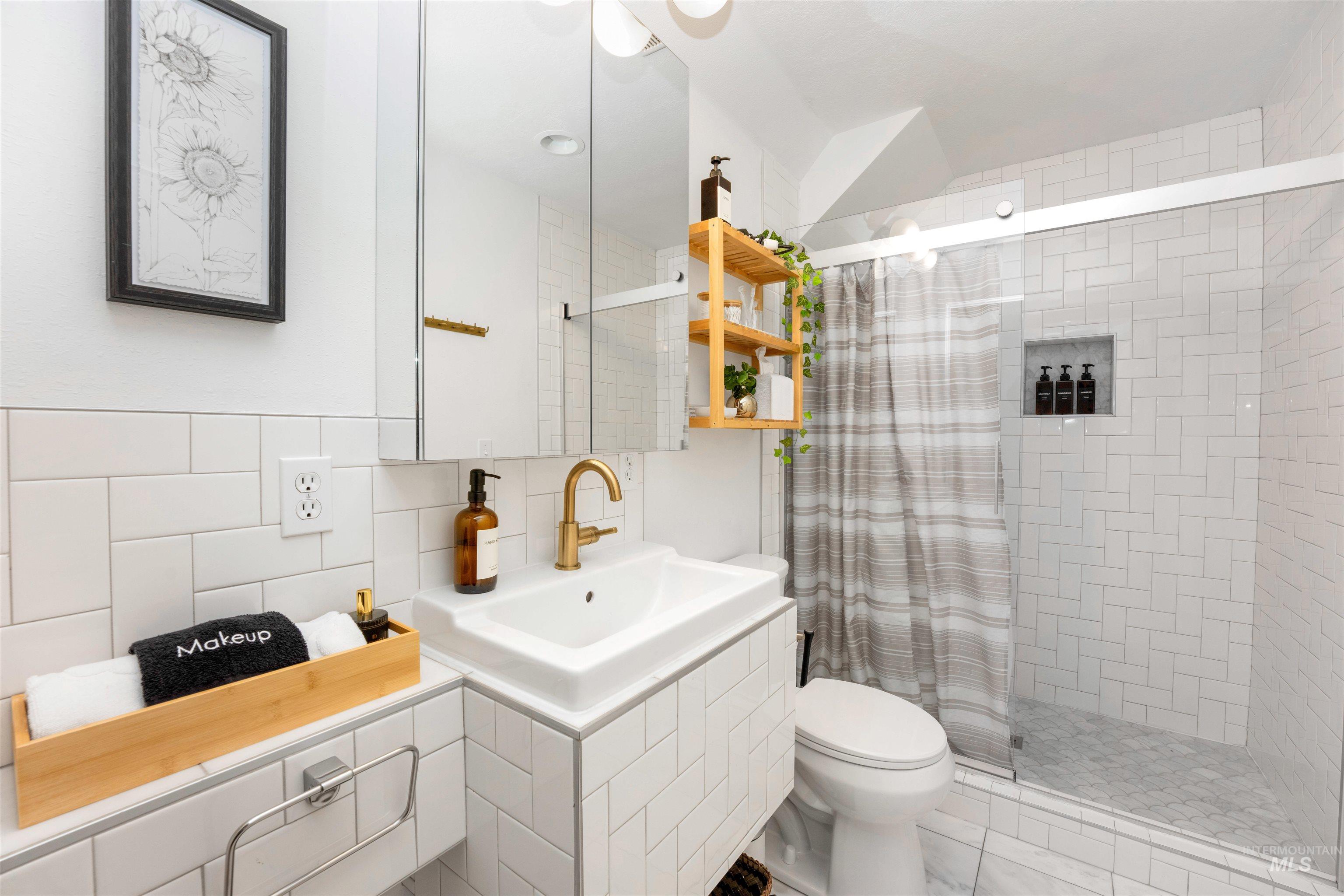 1526/1524 S Lincoln Ave, Boise, Idaho 83706, 5 Bedrooms, 4 Bathrooms, Residential For Sale, Price $1,199,000,MLS 98972516