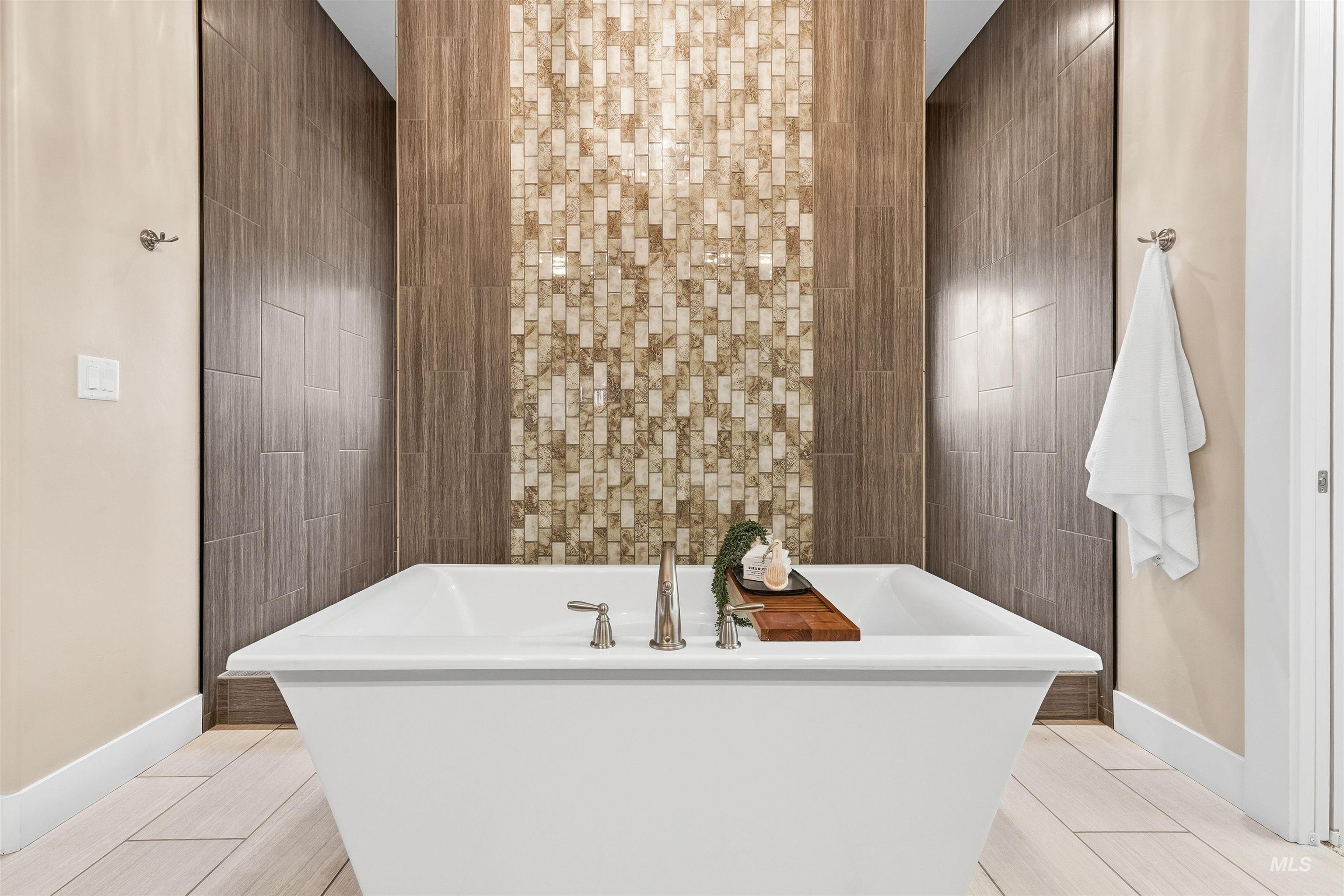 2272 W Winter Camp Dr, Boise, Idaho 83703, 5 Bedrooms, 3.5 Bathrooms, Residential For Sale, Price $1,285,000,MLS 98972517