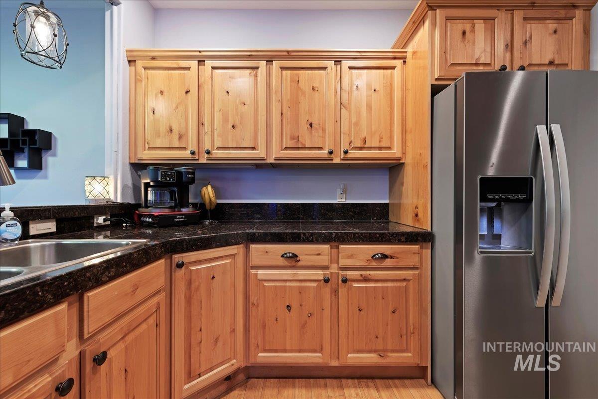 5076 N Alworth, Garden City, Idaho 83714, 3 Bedrooms, 2.5 Bathrooms, Residential For Sale, Price $425,000,MLS 98972521