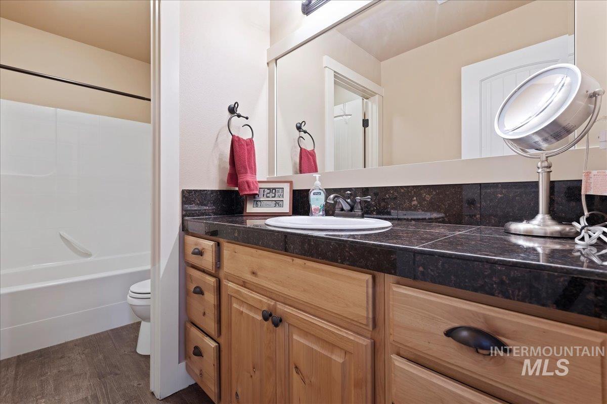 5076 N Alworth, Garden City, Idaho 83714, 3 Bedrooms, 2.5 Bathrooms, Residential For Sale, Price $425,000,MLS 98972521