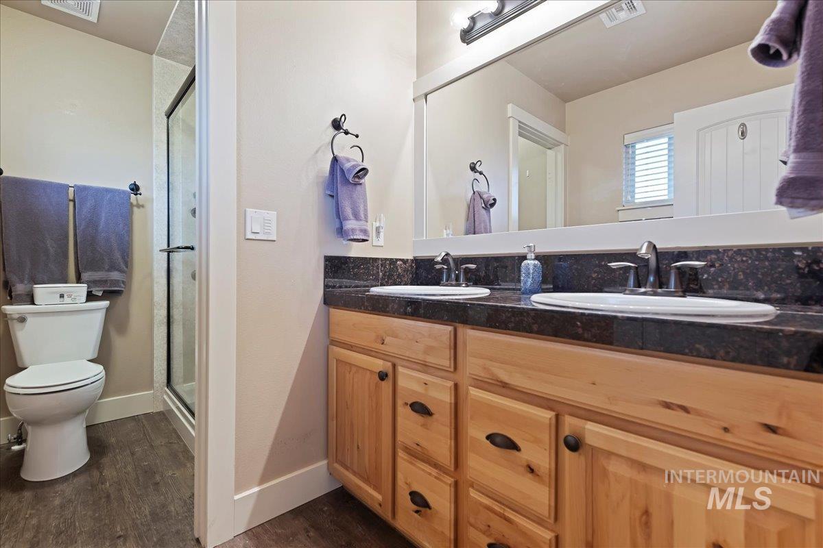 5076 N Alworth, Garden City, Idaho 83714, 3 Bedrooms, 2.5 Bathrooms, Residential For Sale, Price $425,000,MLS 98972521