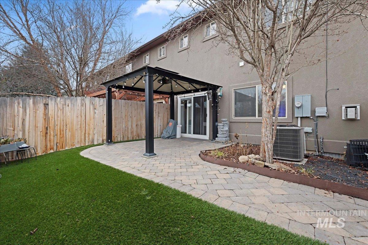 5076 N Alworth, Garden City, Idaho 83714, 3 Bedrooms, 2.5 Bathrooms, Residential For Sale, Price $425,000,MLS 98972521