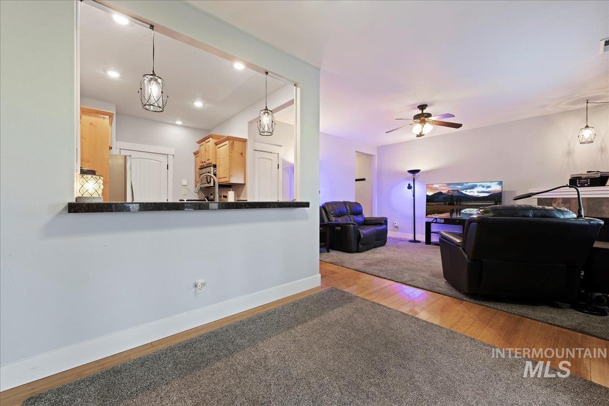 5076 N Alworth, Garden City, Idaho 83714, 3 Bedrooms, 2.5 Bathrooms, Residential For Sale, Price $425,000,MLS 98972521